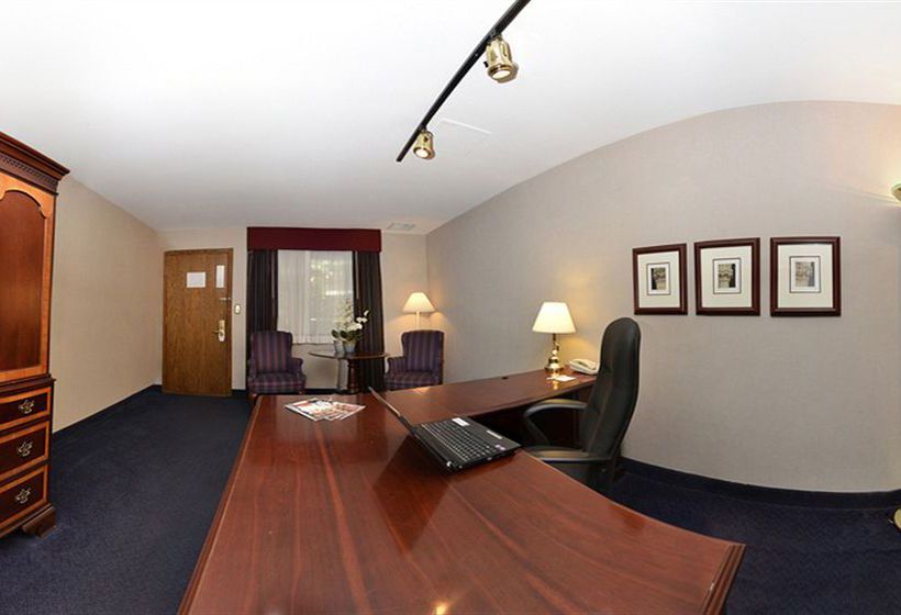 Best Western Plus Midway Hotel & Suites-Brookfield Wisconsin