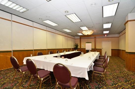 Best Western Plus Midway Hotel & Suites-Brookfield  | Brookfield | Wisconsin | United States 17