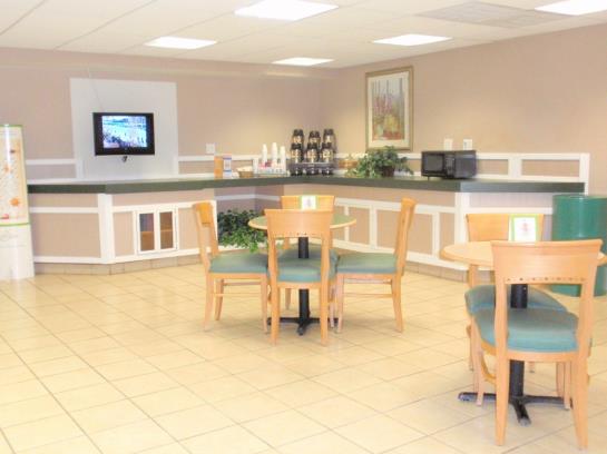 Hotel La Quinta Inn Richmond  | Richmond | Kentucky | United States 11