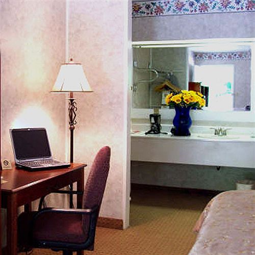 Durham Skyland Magnuson Hotel  | Durham | North Carolina | United States 12