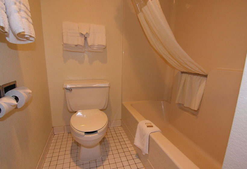 Hotel Baymont Inn & Suites Green Bay  | Green Bay | Wisconsin | United States 9