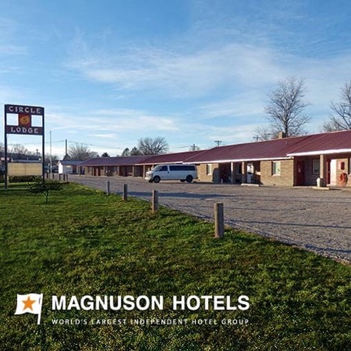 Hotel Circle S Lodge 