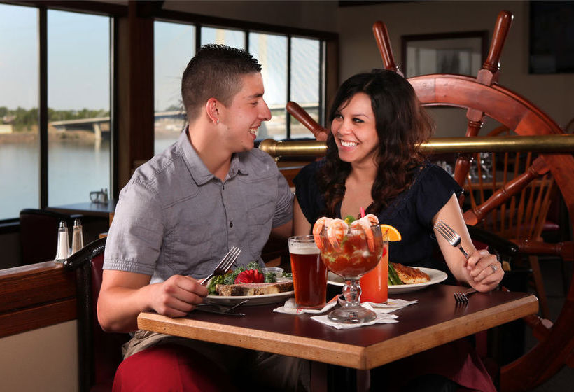 Hotel Clover Island Inn  | Kennewick | Washington | United States 10