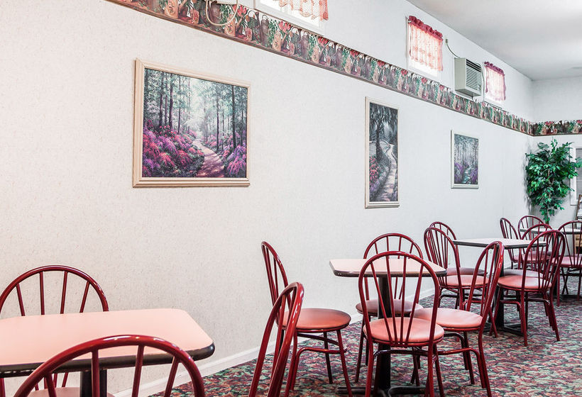 Hotel Econo Lodge - Jefferson City Jefferson City Missouri