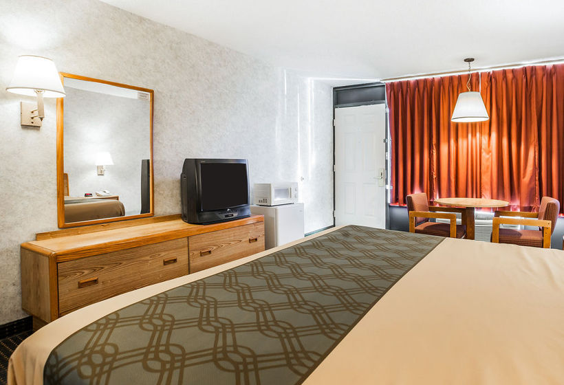 Hotel Econo Lodge - Jefferson City  | Jefferson City | Missouri | United States 17