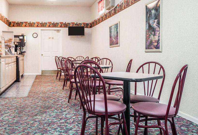 Hotel Econo Lodge - Jefferson City  | Jefferson City | Missouri | United States 4