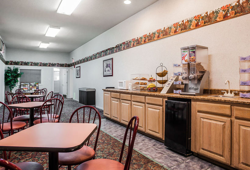 Hotel Econo Lodge - Jefferson City  | Jefferson City | Missouri | United States 5