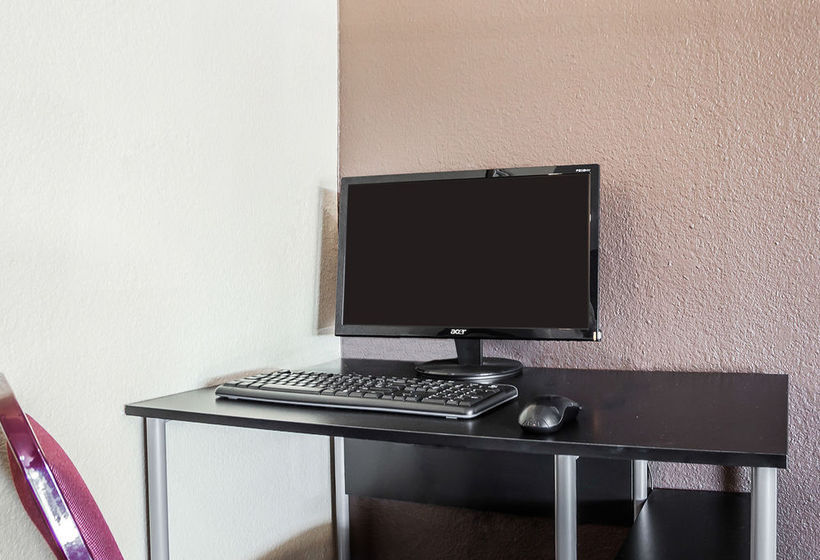 Hotel Econo Lodge - Jefferson City  | Jefferson City | Missouri | United States 6