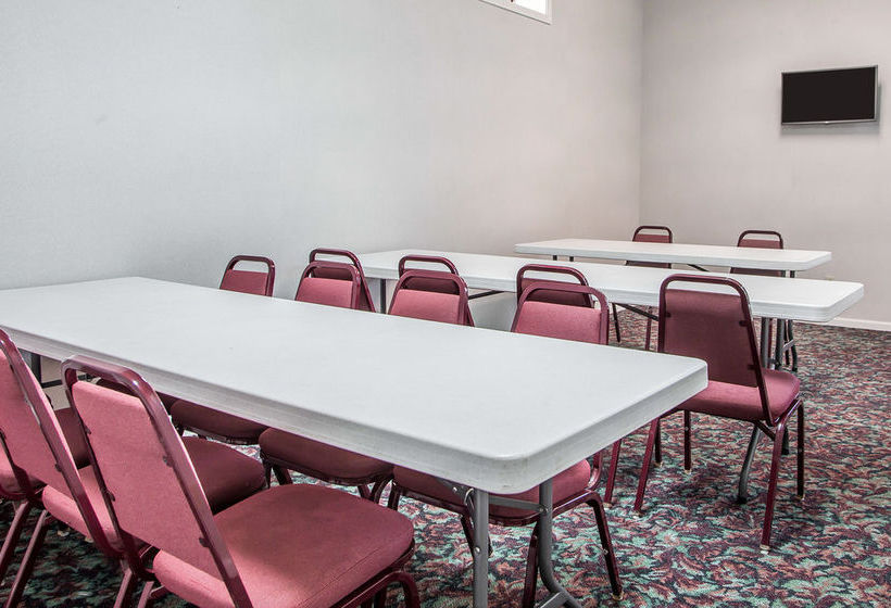 Hotel Econo Lodge - Jefferson City  | Jefferson City | Missouri | United States 9