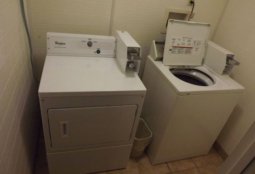 Hotel Baymont Inn & Suites Greensboro Coliseum  | Greensboro | North Carolina | United States 4