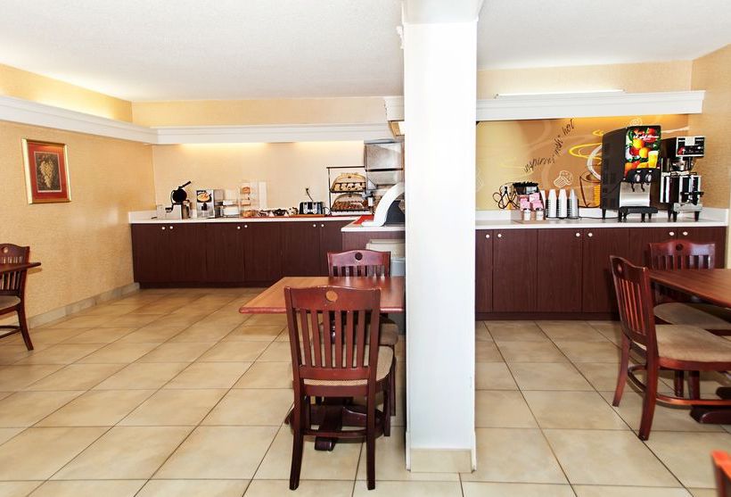 Hotel Knoxville Red Roof Inn  | Knoxville | Tennessee | United States 10