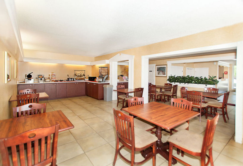 Hotel Knoxville Red Roof Inn  | Knoxville | Tennessee | United States 11