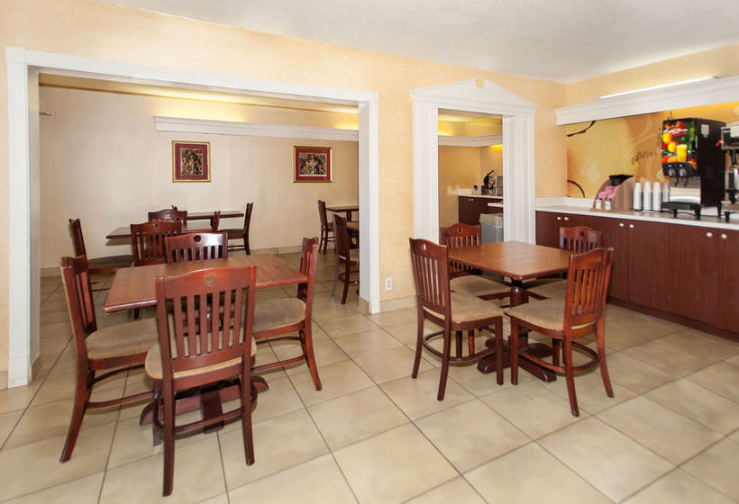 Hotel Knoxville Red Roof Inn  | Knoxville | Tennessee | United States 8