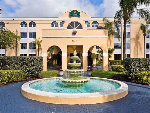 robot Trickle Følelse Hotel La Quinta Inn & Suites Miami Lakes | Miami Lakes | Florida | United  States