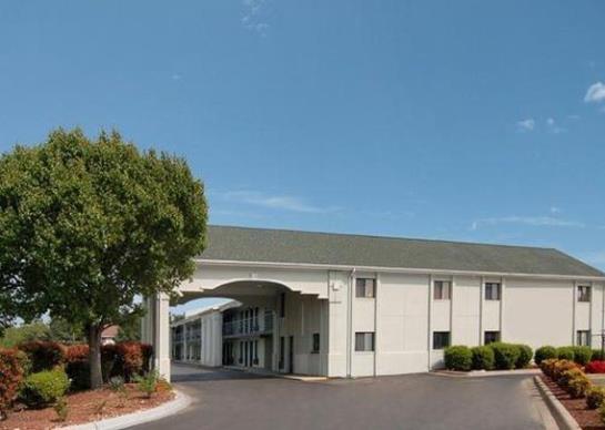 Hotel Econo Lodge Inn & Suites East   | Matthews | North Carolina | United States 1