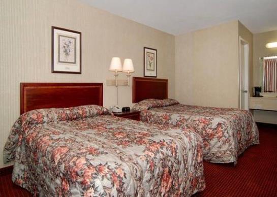 Hotel Econo Lodge Inn & Suites East   | Matthews | North Carolina | United States 2