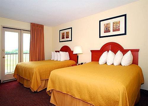 Hotel Quality Inn & Suites River Suites Sevierville