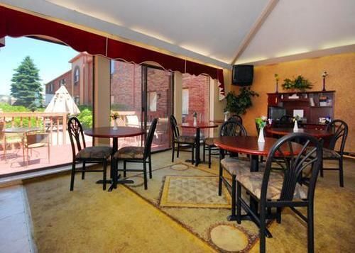 Hotel Quality Inn & Suites North  | Toledo | Ohio | United States 12