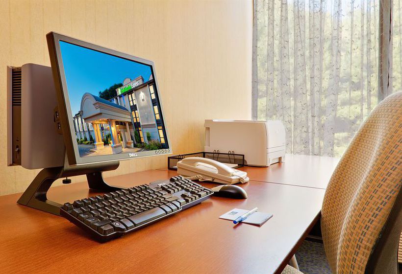 Hotel Holiday Inn Express Southington  | Southington | Connecticut | United States 3
