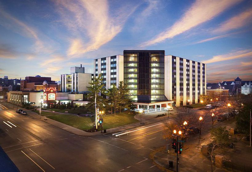 Hotel Four Points by Sheraton Peoria Downtown 