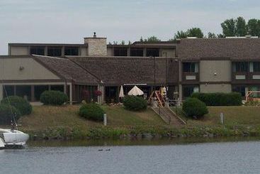 Hotel Barkers Island Inn & Conferen  Superior Wisconsin