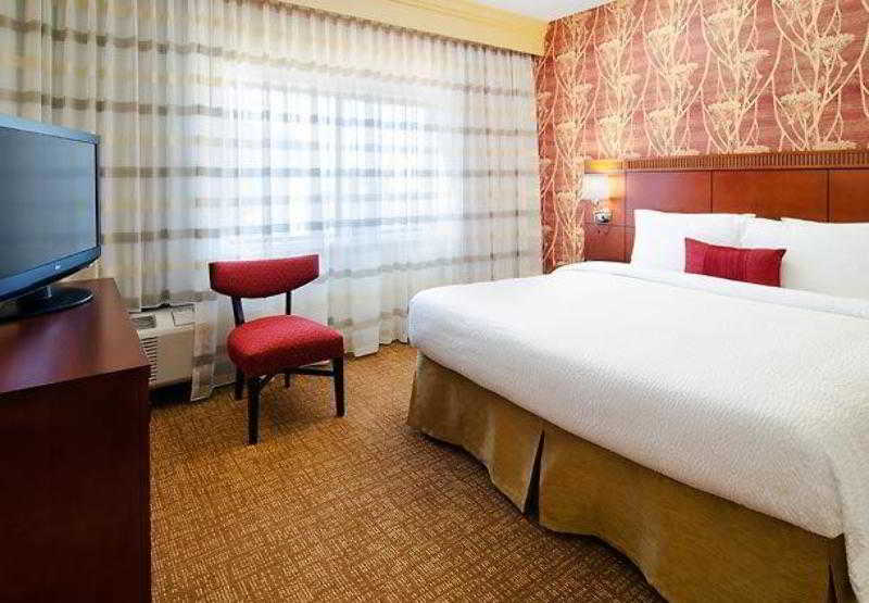 Hotel Courtyard Charlotte Arrowood