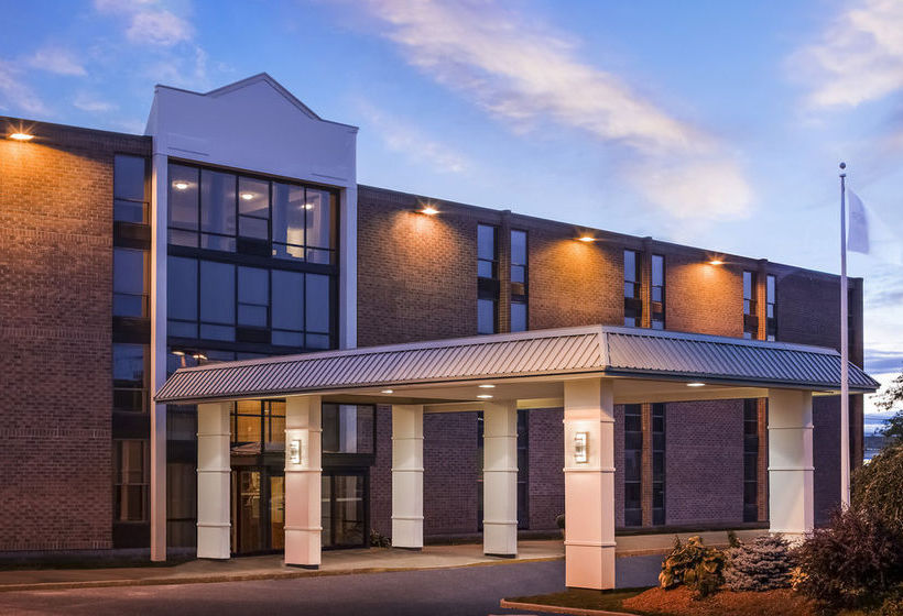 Hotel Four Points by Sheraton Manchester Airport  | Manchester | New Hampshire | United States 19