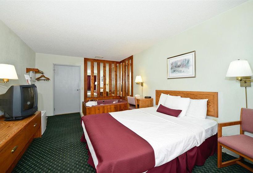Hotel Americas Best Value Inn- St. Ignace  | St. Ignace | Michigan | United States 3
