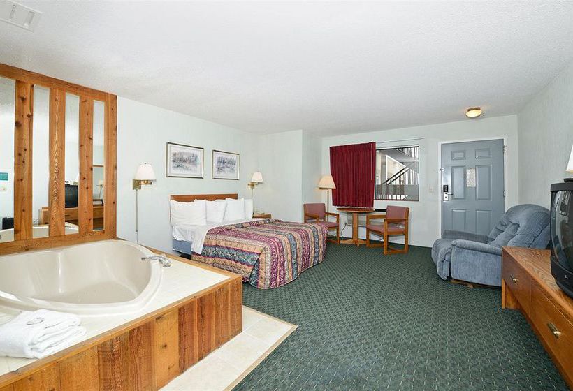 Hotel Americas Best Value Inn- St. Ignace  | St. Ignace | Michigan | United States 5