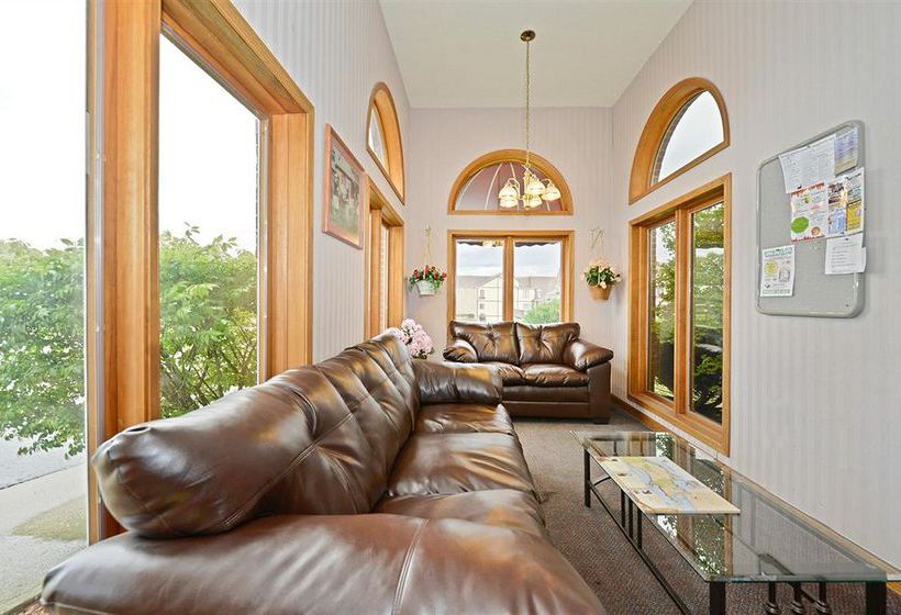 Hotel Americas Best Value Inn- St. Ignace  | St. Ignace | Michigan | United States 7