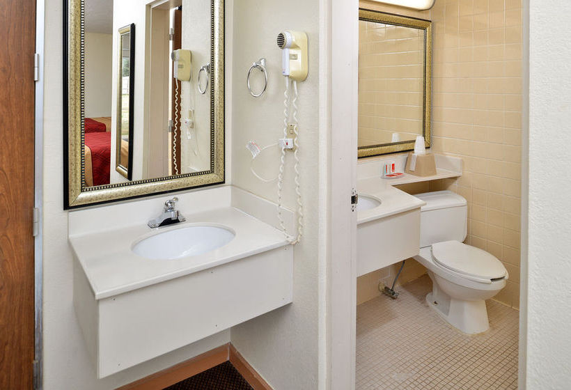 Hotel Econo Lodge Perry  | Perry | Georgia | United States 9