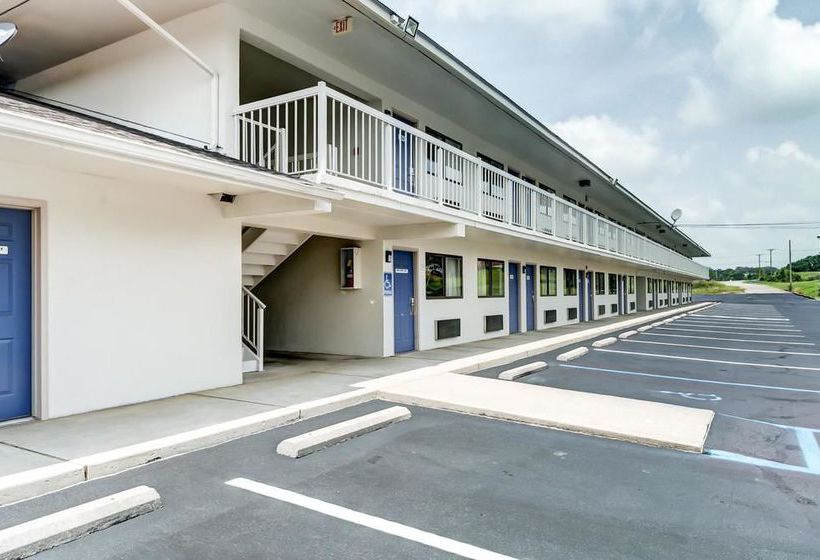 Hotel Red Carpet Inn Berea  | Berea | Kentucky | United States 16