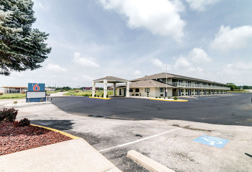 Hotel Red Carpet Inn Berea  | Berea | Kentucky | United States 9