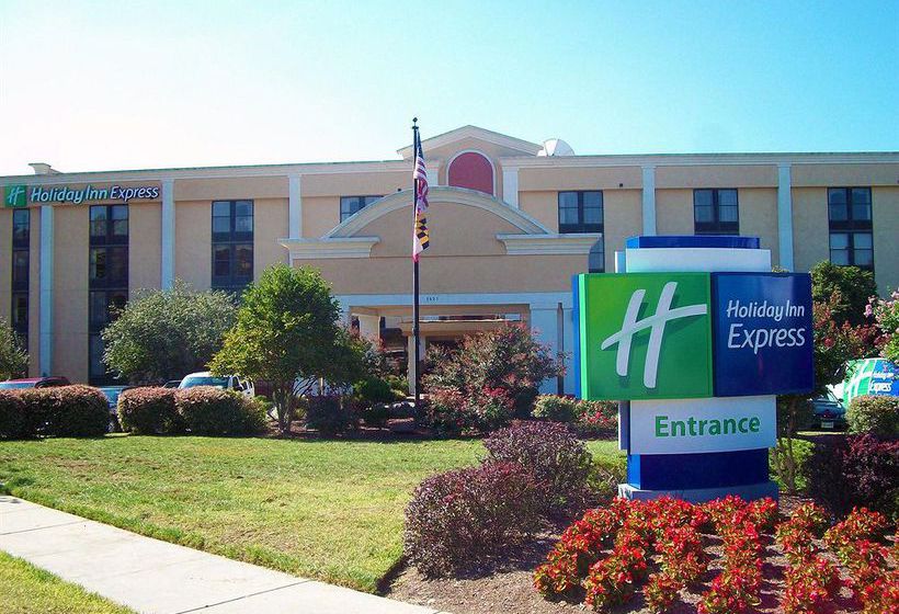 Hotel Holiday Inn Express Andrews Air Force Base 