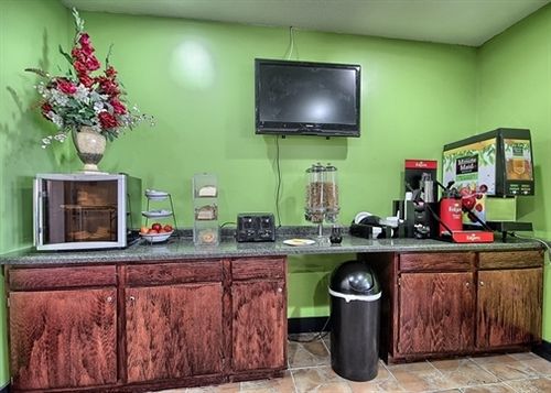 Motel Rodeway Inn Lima  | Lima | Ohio | United States 4