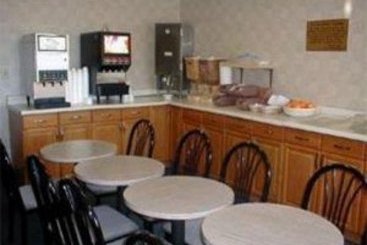 Hotel Knights Inn Baltimore West  | Baltimore | Maryland | United States 2