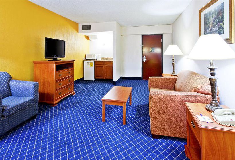 Hotel Holiday Inn Express Nashville - I-4 0 & I-24 (Spence Ln)  | Nashville | Tennessee | United States 10