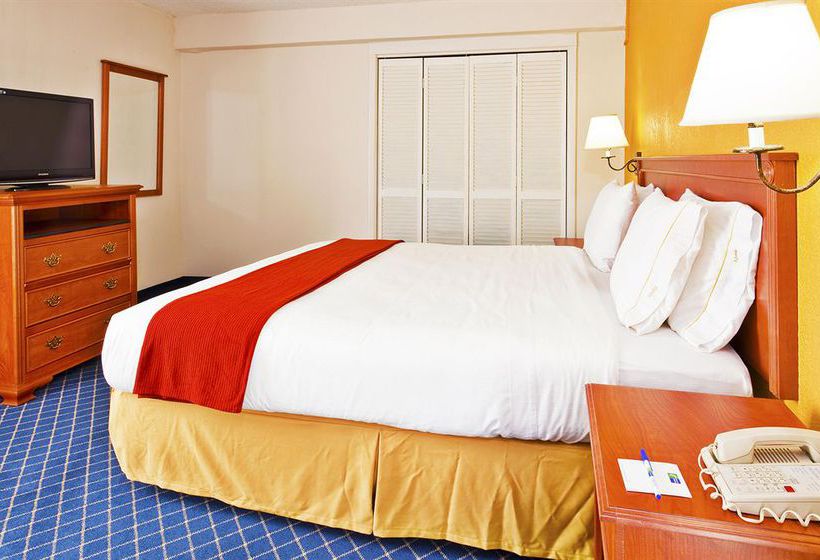 Hotel Holiday Inn Express Nashville - I-4 0 & I-24 (Spence Ln)  | Nashville | Tennessee | United States 11