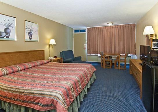Hotel Econo Lodge  | Rolla | Missouri | United States 19