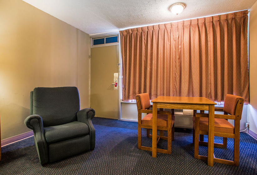 Hotel Econo Lodge  | Rolla | Missouri | United States 7