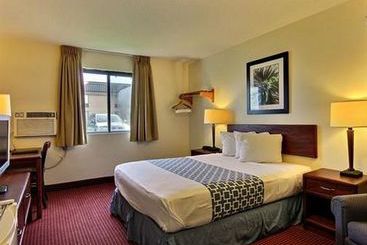 Hotel Econo Lodge Fargo  | Fargo | North Dakota | United States 13