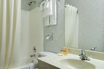 Hotel Days Inn & Suites Youngstown Girard Ohio 