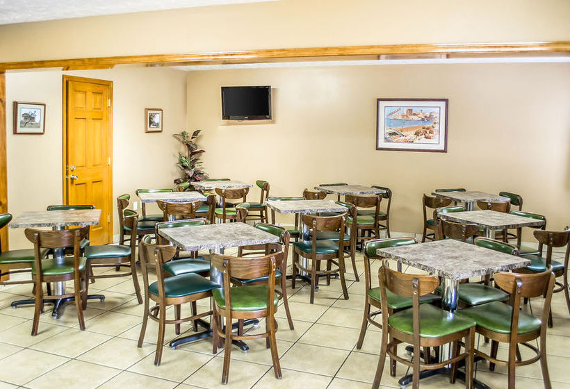 Hotel Econo Lodge  | Sandusky | Ohio | United States 4