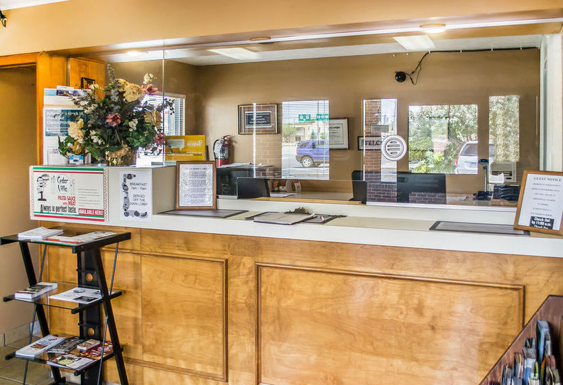 Hotel Econo Lodge  | Sandusky | Ohio | United States 9