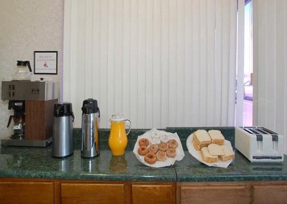 Hotel Econo Lodge  | Findlay | Ohio | United States 3