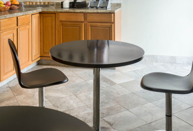 Hotel Econo Lodge Airport  | Norfolk | Virginia | United States 4