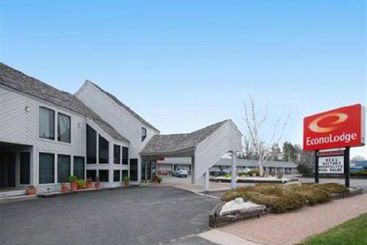 Hotel Econo Lodge At The Bridge Mackinaw City