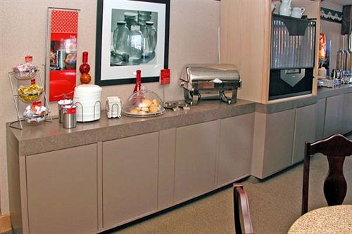 Hotel Ramada Inn & Suites Lebanon Lebanon