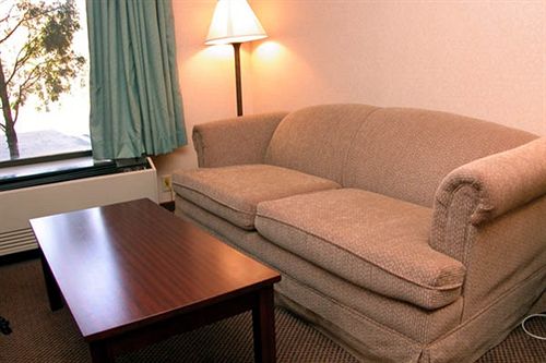 Hotel Ramada Inn & Suites Lebanon  | Lebanon | Tennessee | United States 6