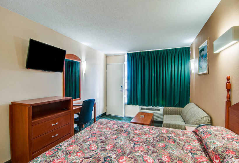 Hotel Econo Lodge Civic Center  | Roanoke | Virginia | United States 15